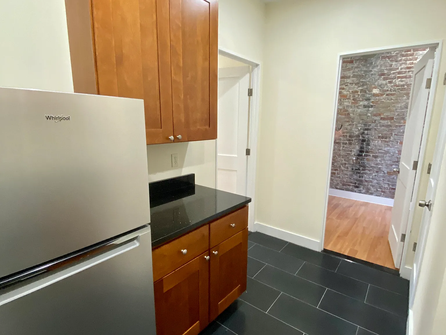 2 bed, 999 sqft, $3,500 — Photo 3