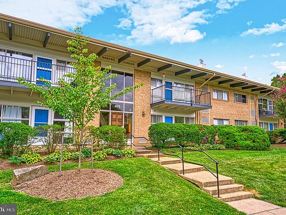 2nd image of 4903 Americana Dr APT 207