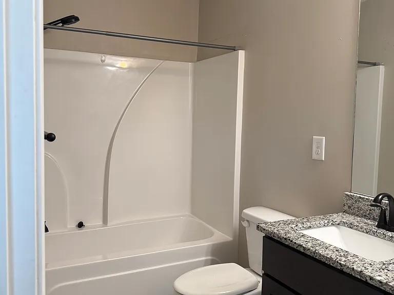 66 Bellvue Dr — Photo 53