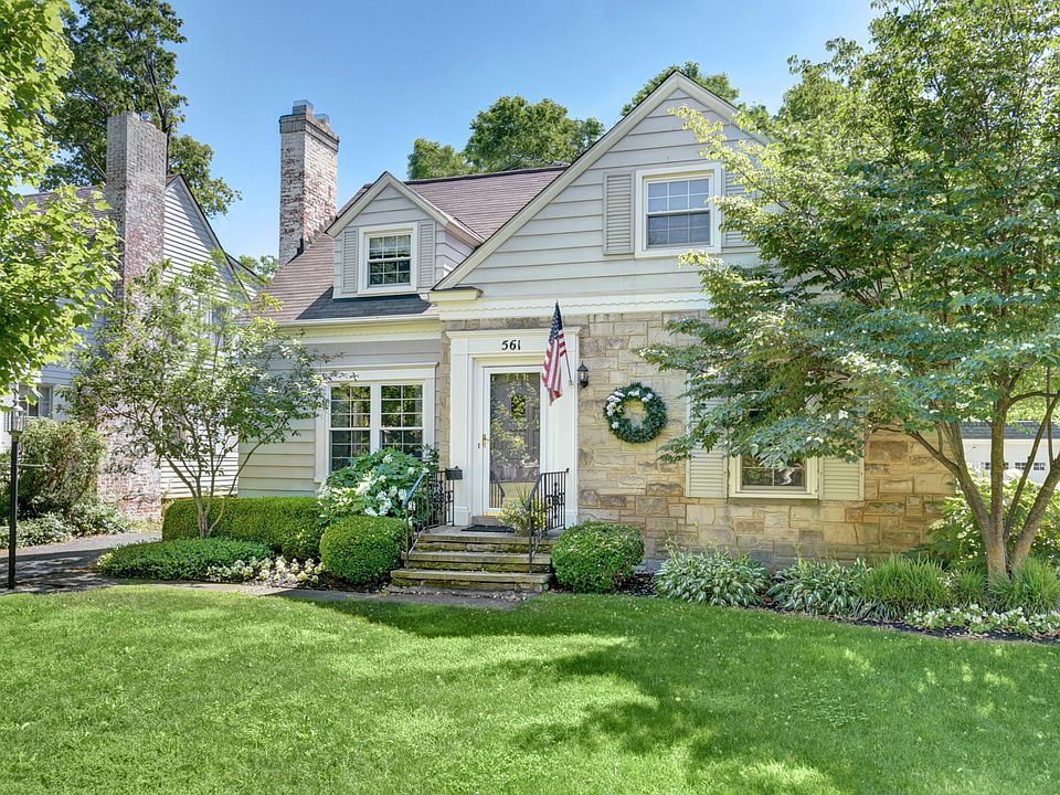 1st image of 561 Lake Forest Dr
