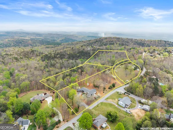 664 Chenocetah Dr, Cornelia, GA 30531