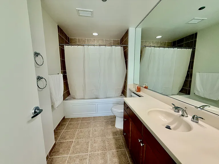 130 N Garland Ct #2110 — Photo 16