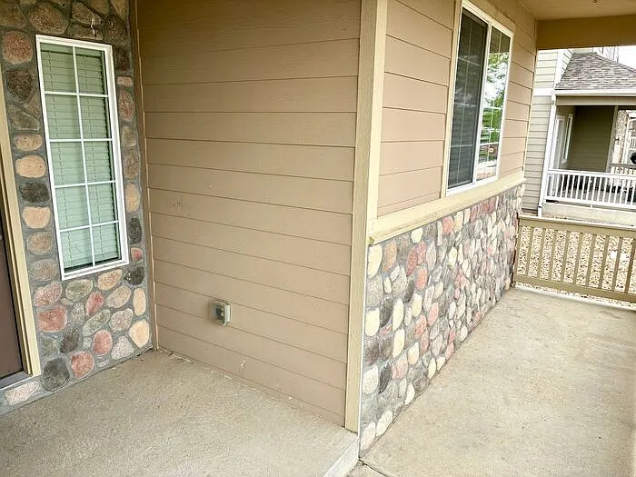 831 Lakebrook Ct — Photo 3
