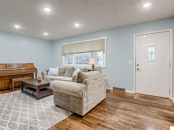 4th image of 7545 Sherman Dr