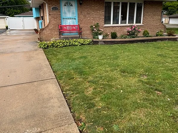 2404 S 9th Ave, Broadview, IL 60155