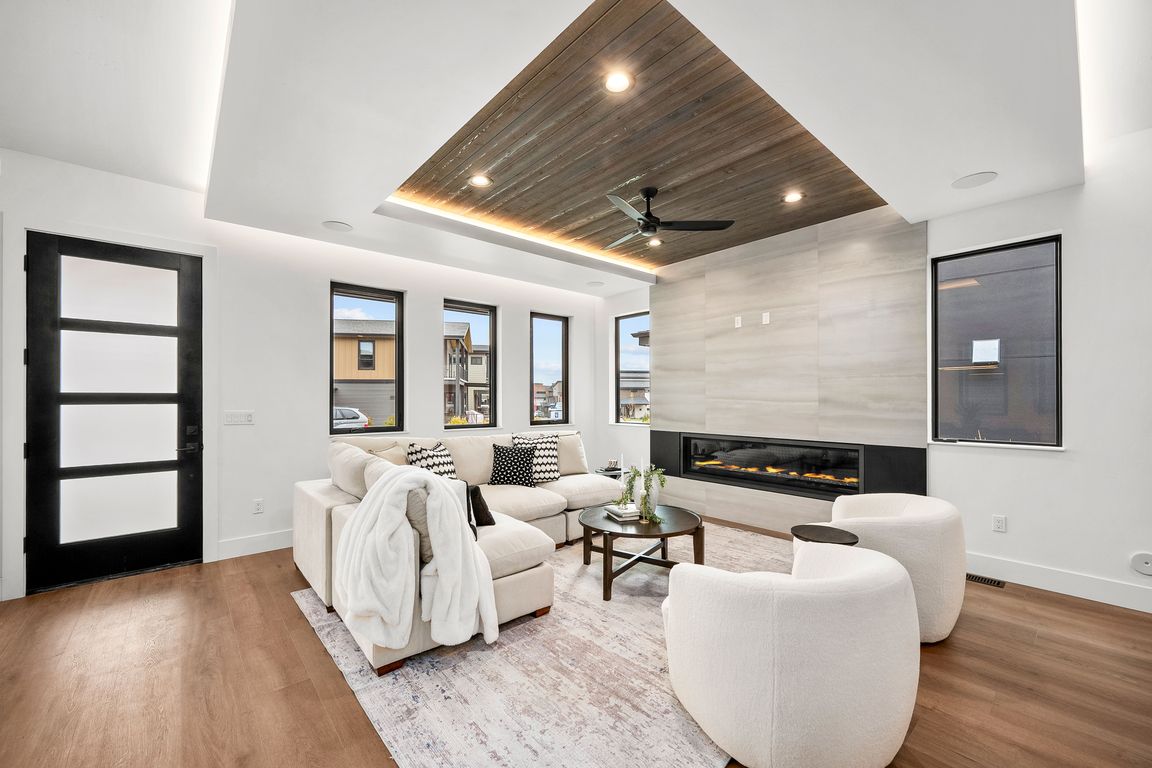 next background image