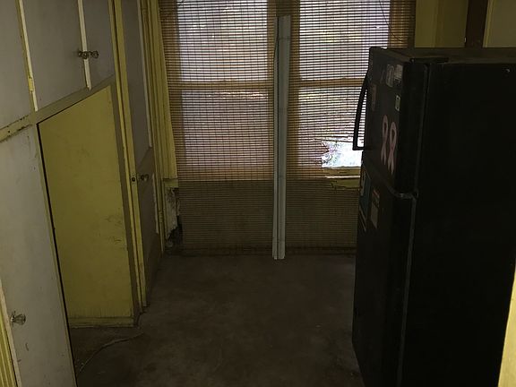3rd image of 253 Westminster Ave