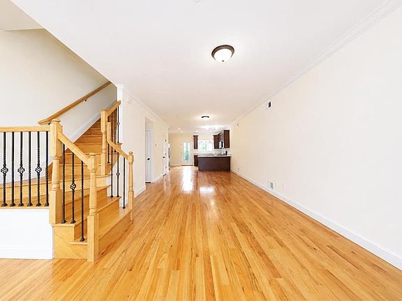 5th image of 22 Bamberger Ln
