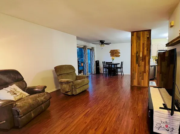 3612 Creekside Dr, Valparaiso, IN 46383