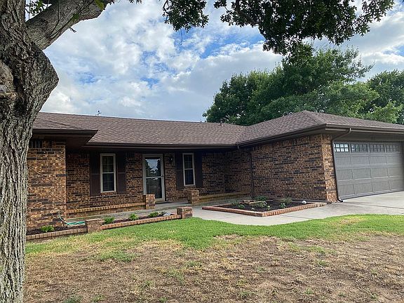 2nd image of 617 SW 26th St