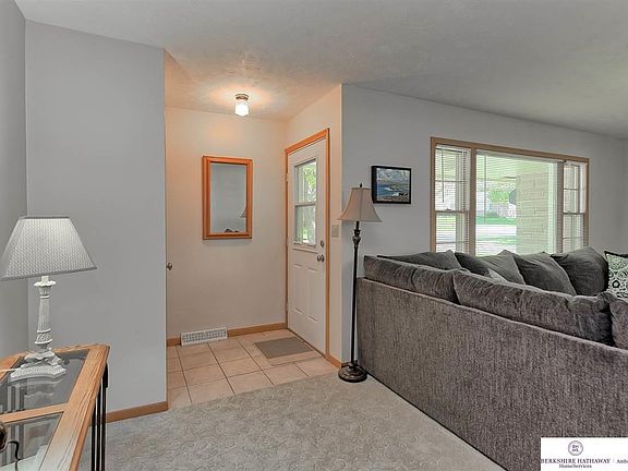 5th image of 128 Wesgaye St