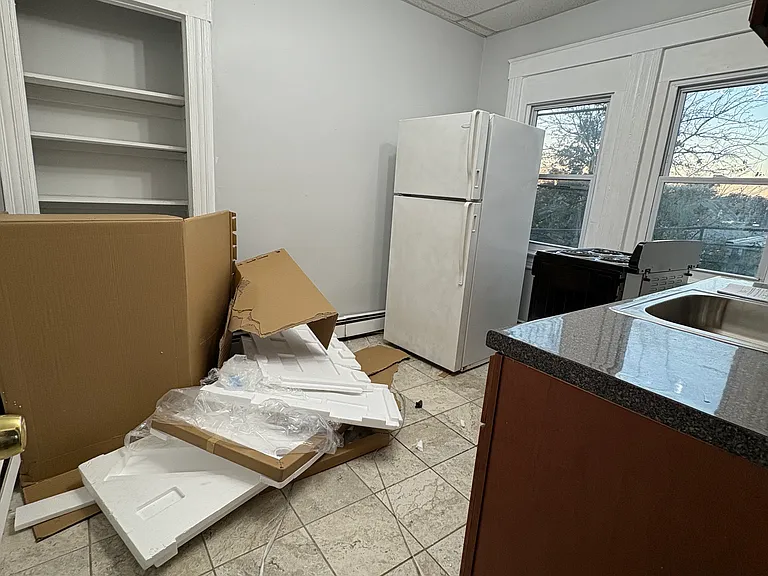 144 N 12th St #3L — Photo 4