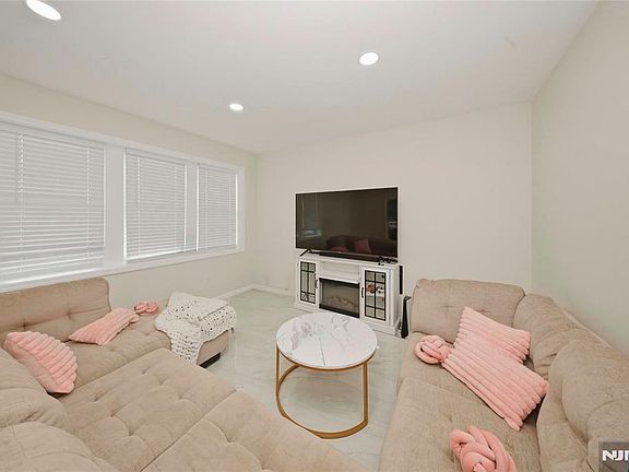 4th image of 596 Moonachie Ave