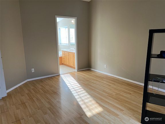 5th image of 32611 58th Avenue E