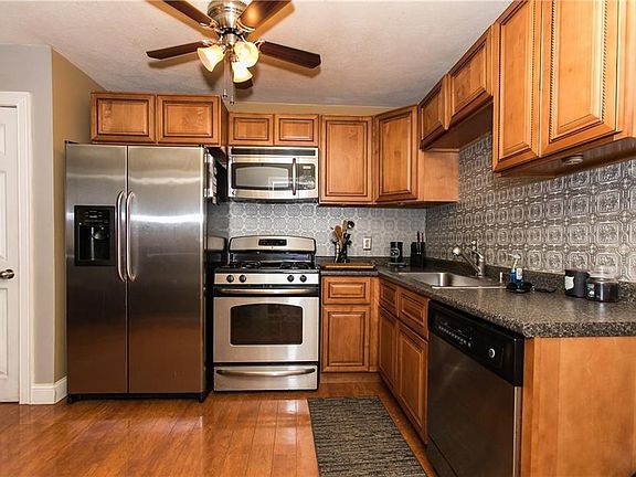 2nd image of 10 East St APT 106