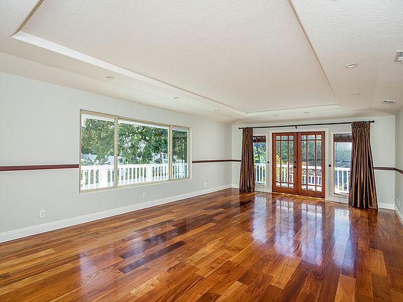 5th image of 148 Newbury Ln