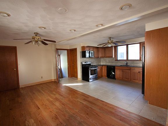 Living room/kitchen