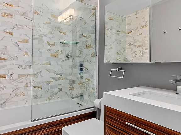 5th image of 275 Greenwich St APT 9C