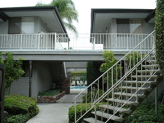 2nd image of 1001 Arcadia Ave APT 5