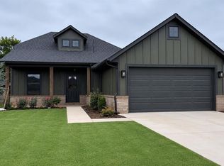 4832 Sundowner Ln, Edmond, OK 73034