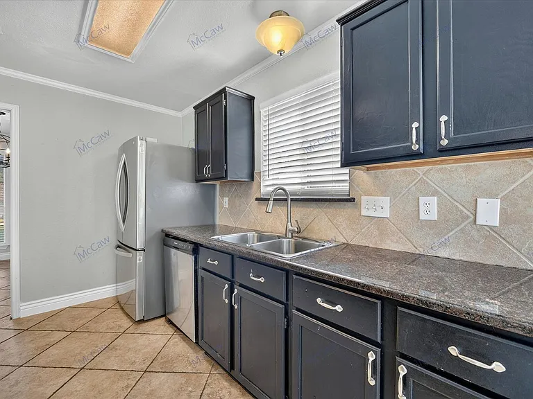 333 Stately Oak Ln — Photo 12