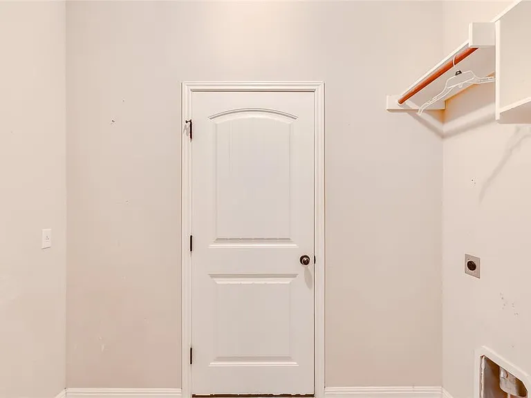 11300 Cherisse Dr — Photo 12