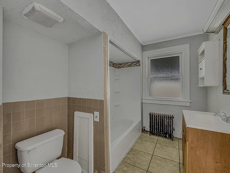 301 N Bromley Ave #1 — Photo 8