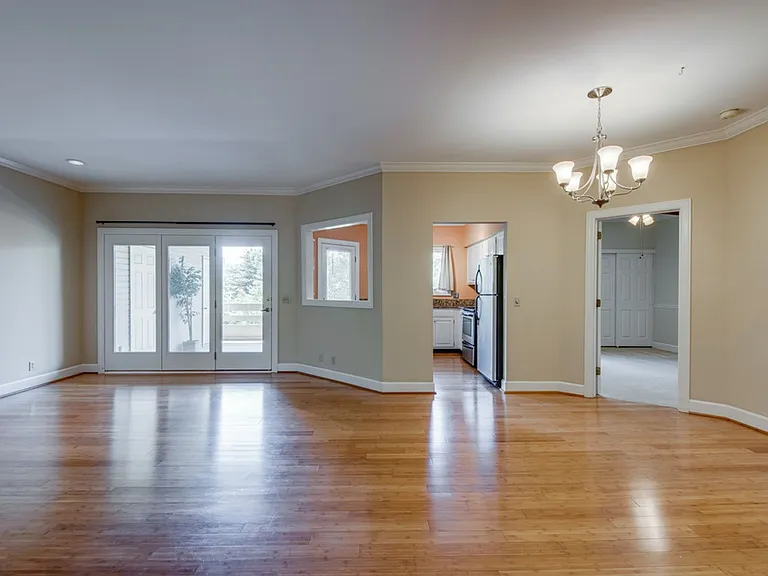 218 Boxmere Pl — Photo 8