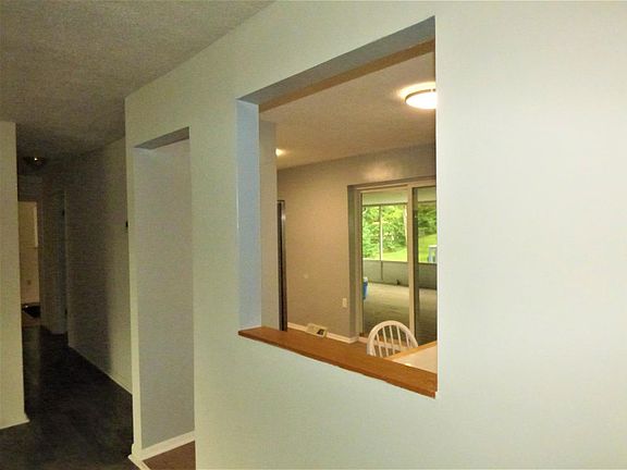 3rd image of 285 Genoma Dr
