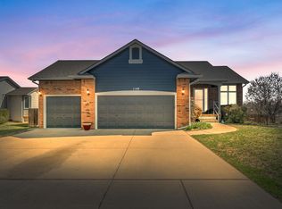 1148 N Raintree Dr, Derby, KS 67037