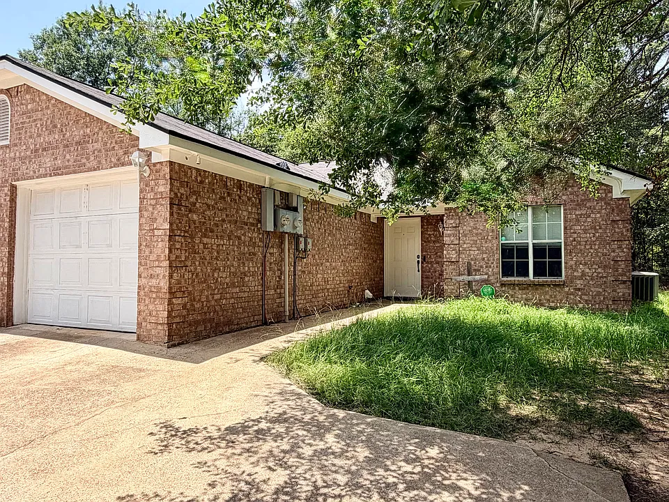 10395 W Lakeshore Dr
