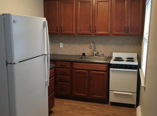 61 Sky View Dr APT 1, West Hartford, CT 06117