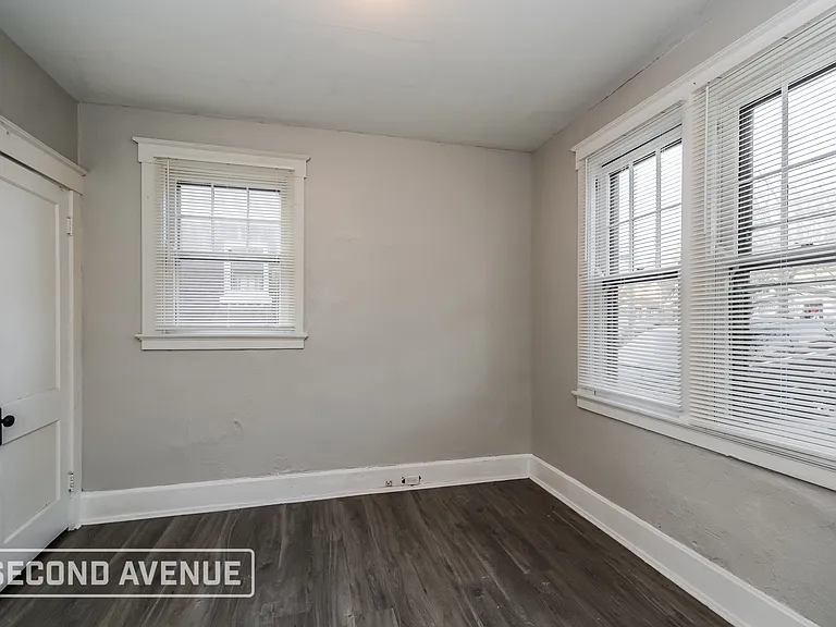 4315 W 8th St — Photo 15