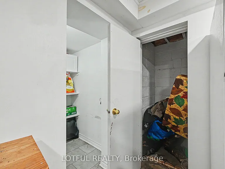 2427 Chasseur Ave #3 — Photo 11