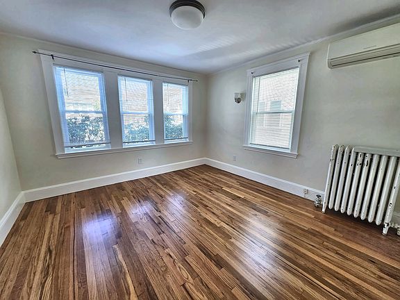 5th image of 33 Blenford Rd #1CP