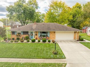1008 Merrywood Dr, Englewood, OH
