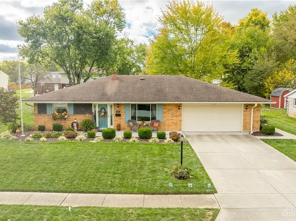 1008 Merrywood Dr, Englewood, OH 45322