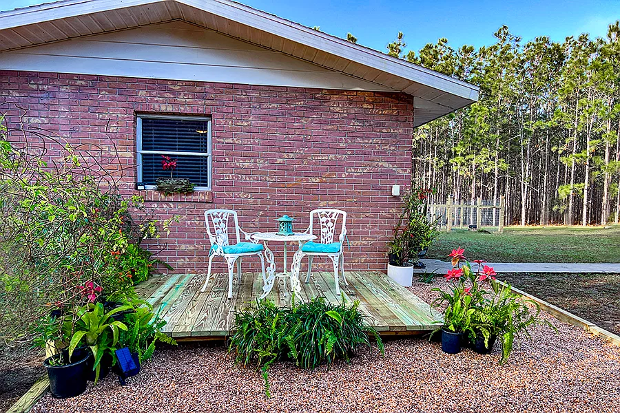 Studio, 700 sqft, $1,500 — Photo 2