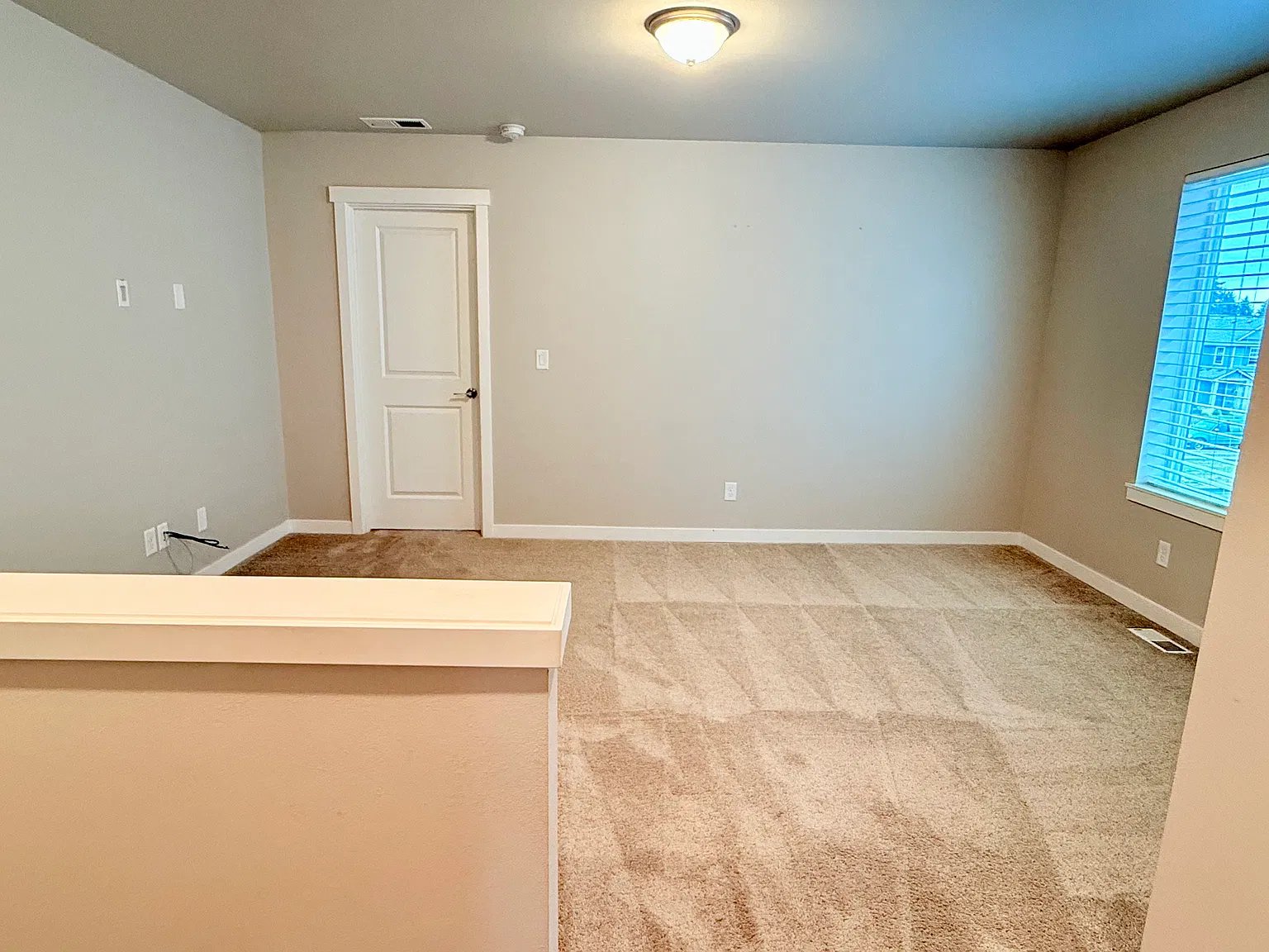 4 bed, 2.5 bath, 2385 sqft, $2,899 — Photo 4