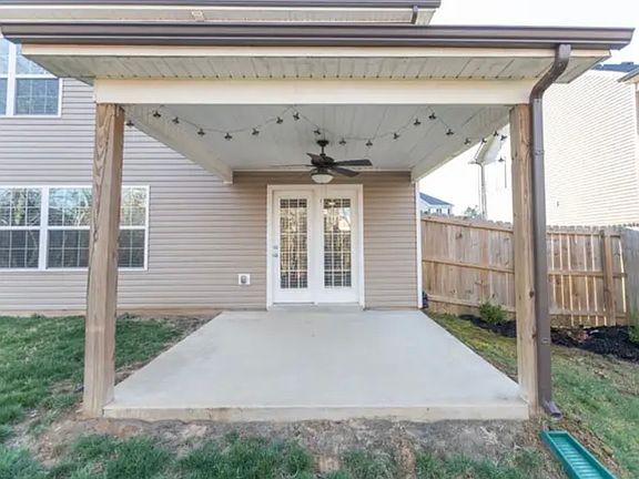 4th image of 1372 Freedom Dr