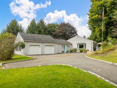 112 East Pembroke Road, Danbury, CT, 06811