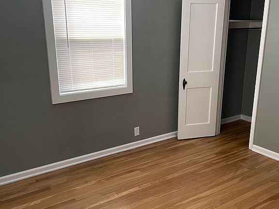 5th image of 1324 Eastview Ave