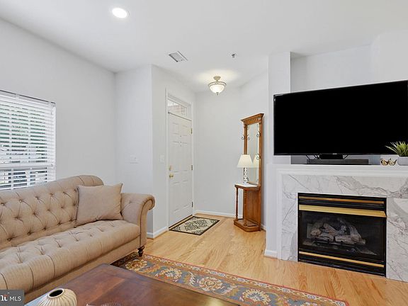 3rd image of 709A Main St