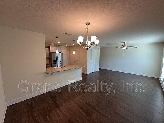 2nd image of 4409 Village Oak Ln