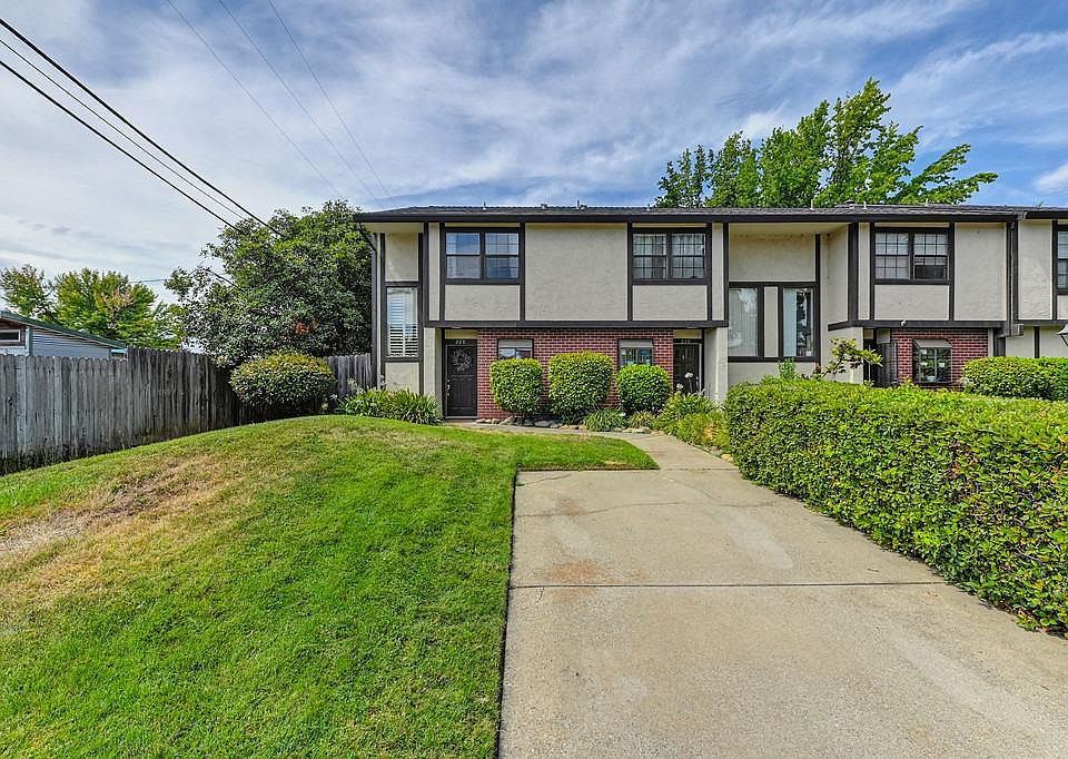 1st image of 220 Wales Dr