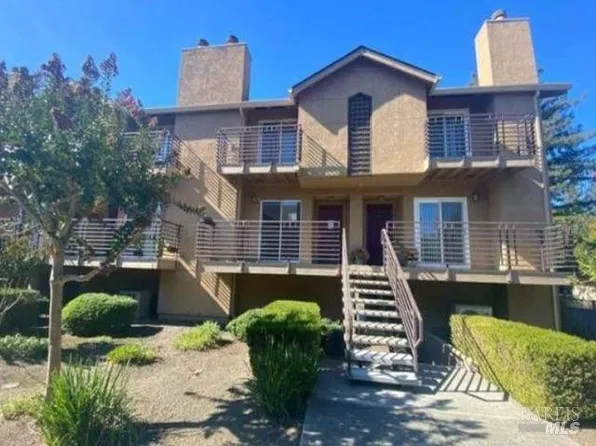 1130 Pear Tree Ln, Napa, CA 94558