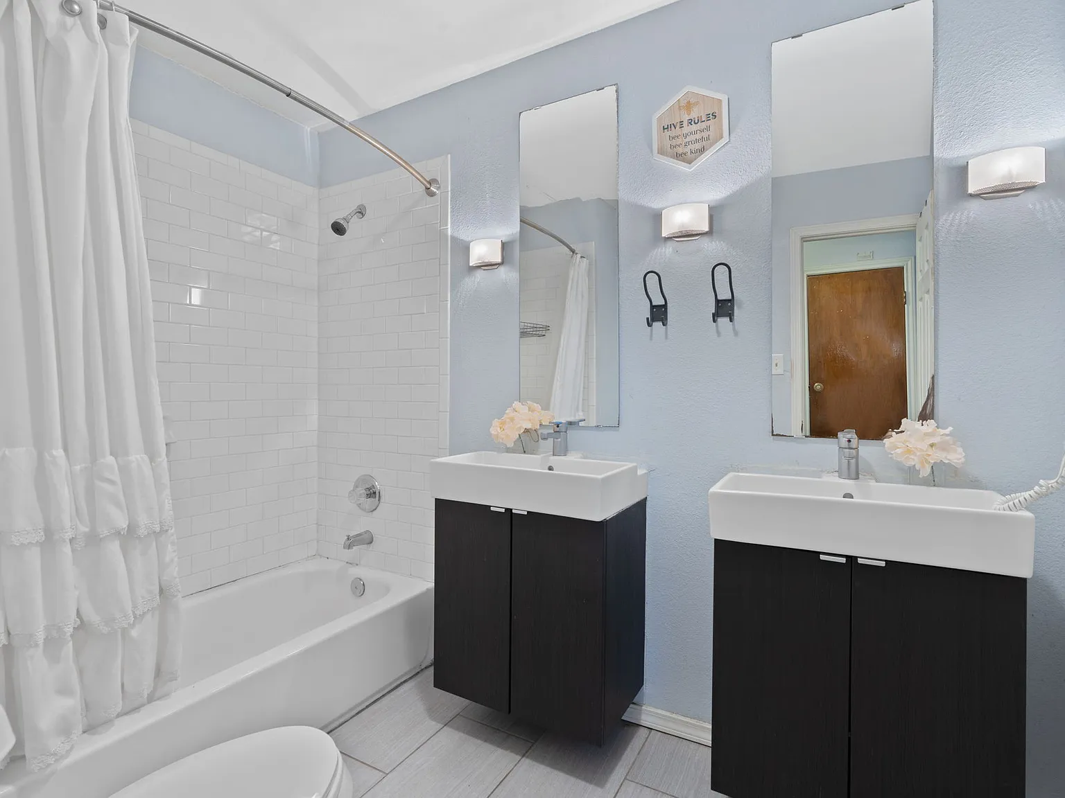 3 bed, 1372 sqft, $1,700 — Photo 3