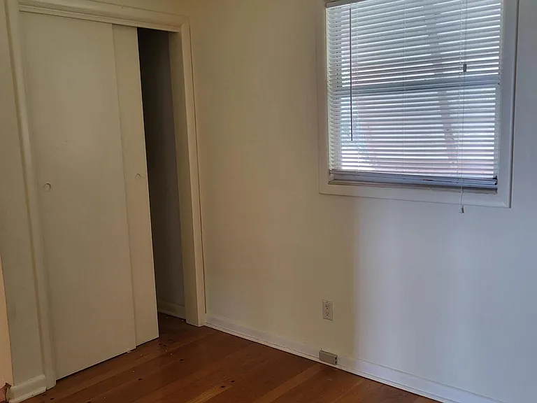 1333 Worth Ct NE — Photo 16