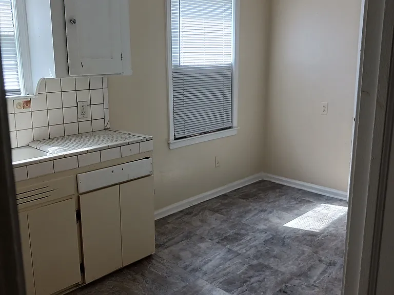 13541 Burt Rd — Photo 7