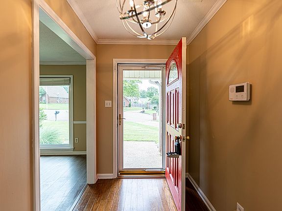 3rd image of 373 Meadow Trail Cv
